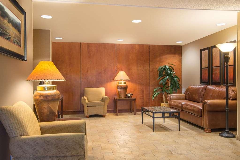 Travelodge By Wyndham Пуэбло Интерьер фото
