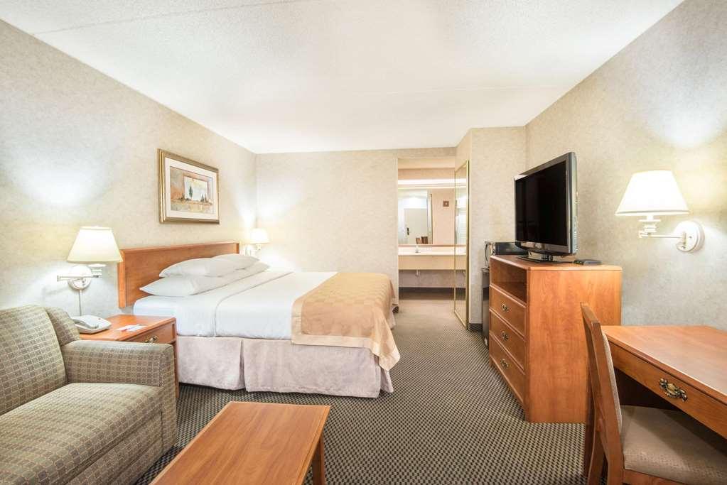 Travelodge By Wyndham Пуэбло Номер фото